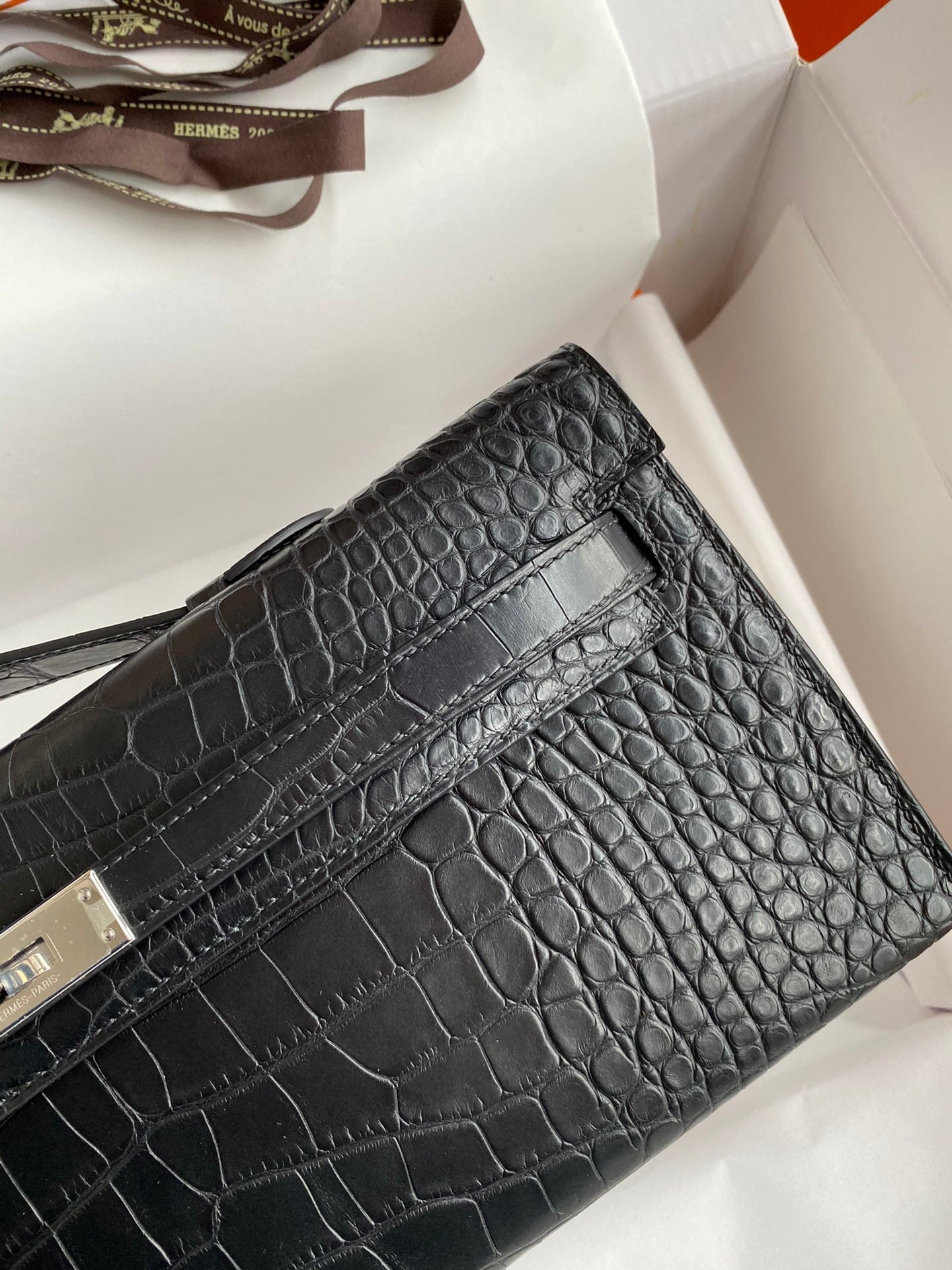 HERMES KELLY CUT 31 IN BLACK ALLIGATOR LEATHER WITH SILVER HARDWARE