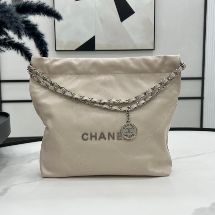 CHANEL MEDIUM 37 HANDBAG IN BEIGE CREAM CALFSKIN SILVER HARDWARE