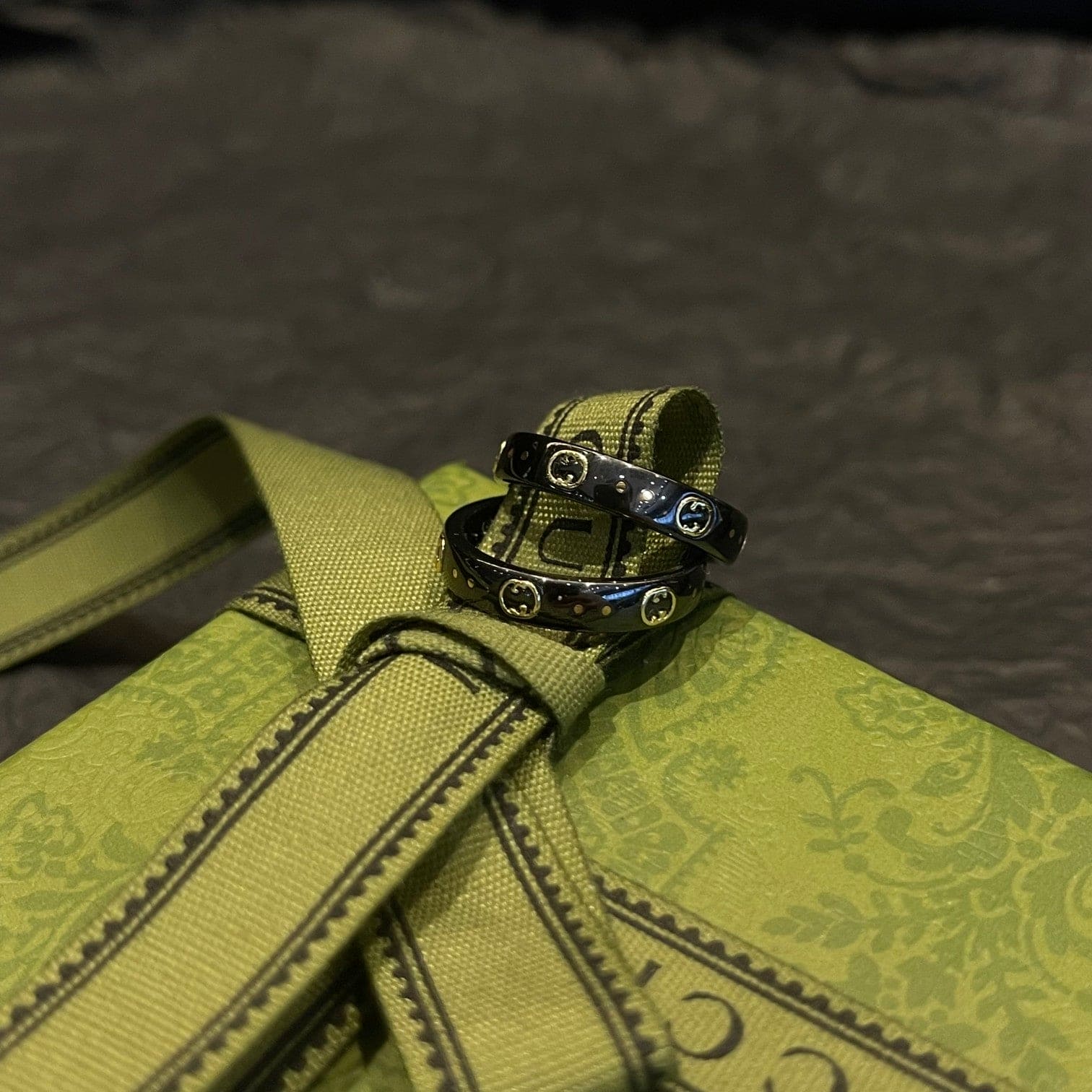 18K Double Gucci Icon Black Corundum Ring
