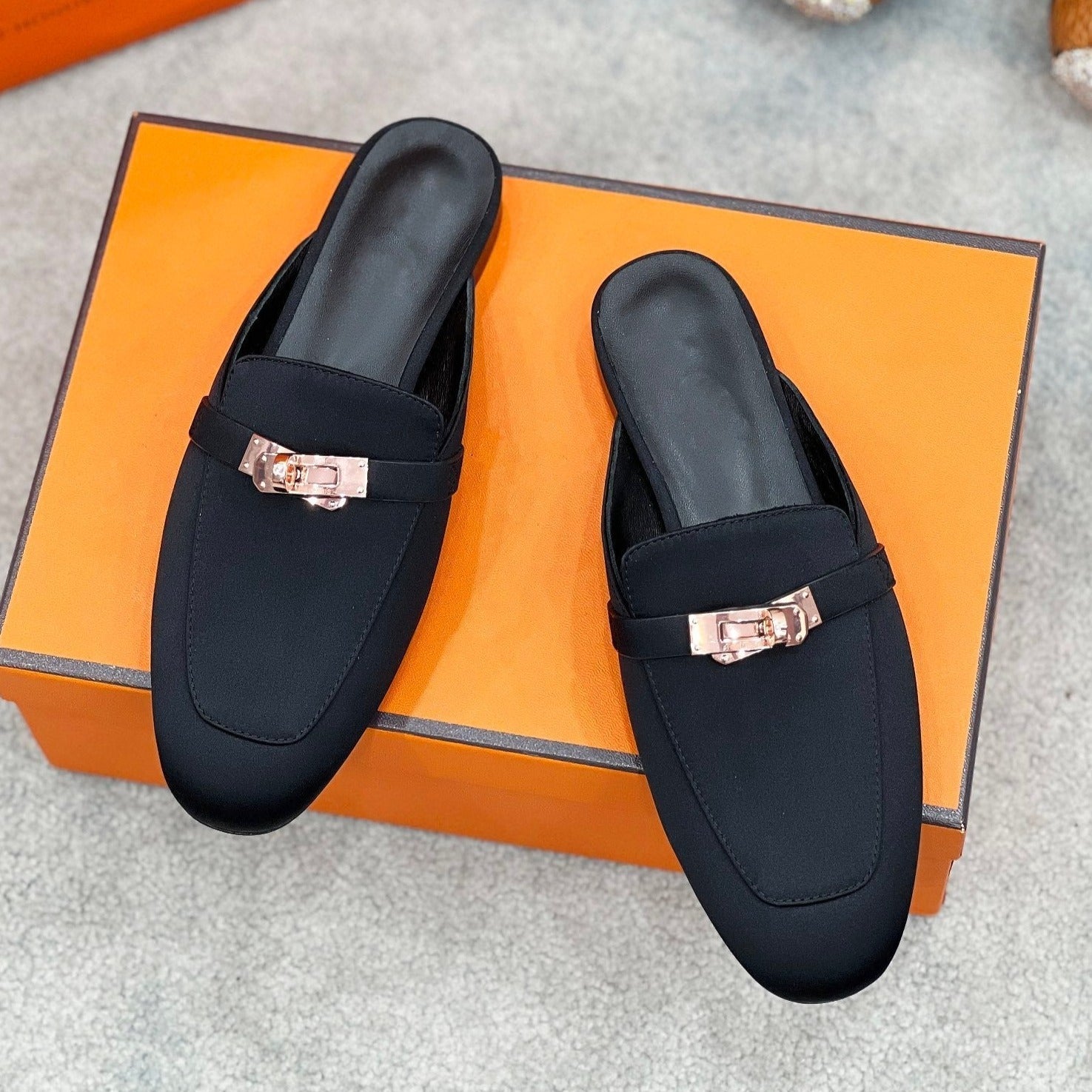 HERMES 0Z Mule Black Silk Thick Cloth/Sheepskin