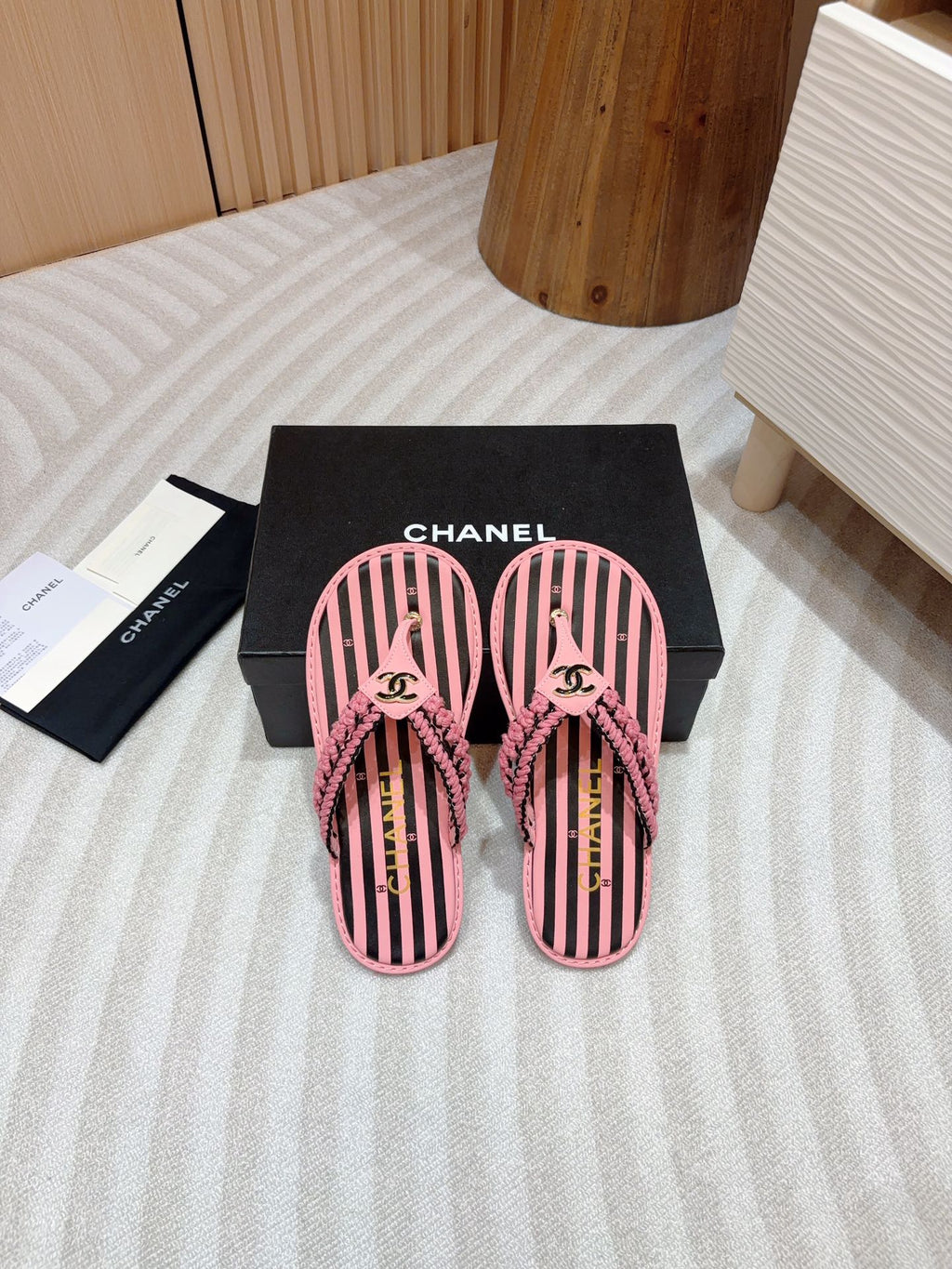 CHANEL WOVEN FLIP FLOP BLACK MIX PINK SHEEPSKIN