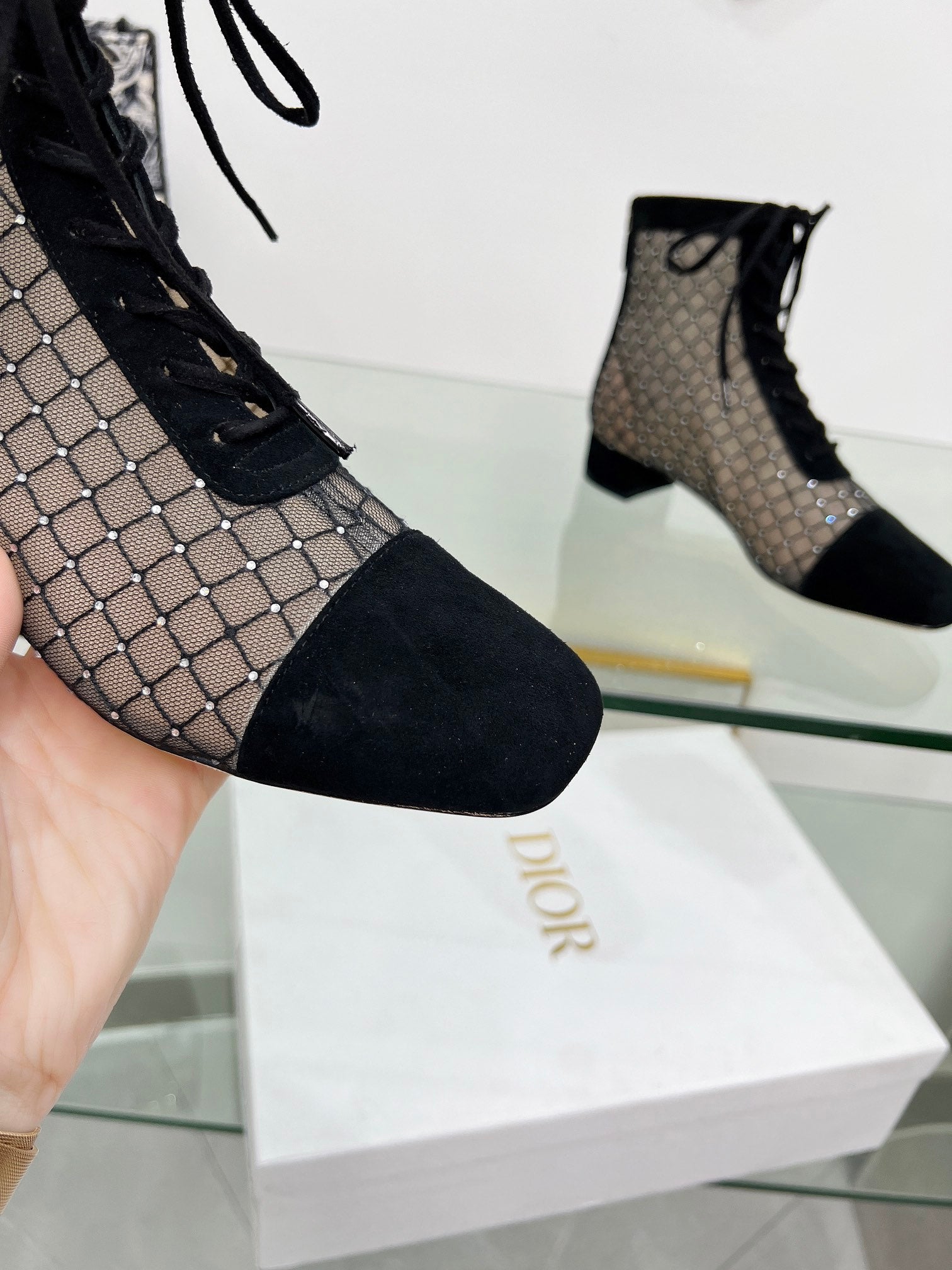 DIOR NAUGHTILY-D HEELED ANKLE BOOT IN BLACK EMBROIDERED MESH AND SUEDE 35 MM