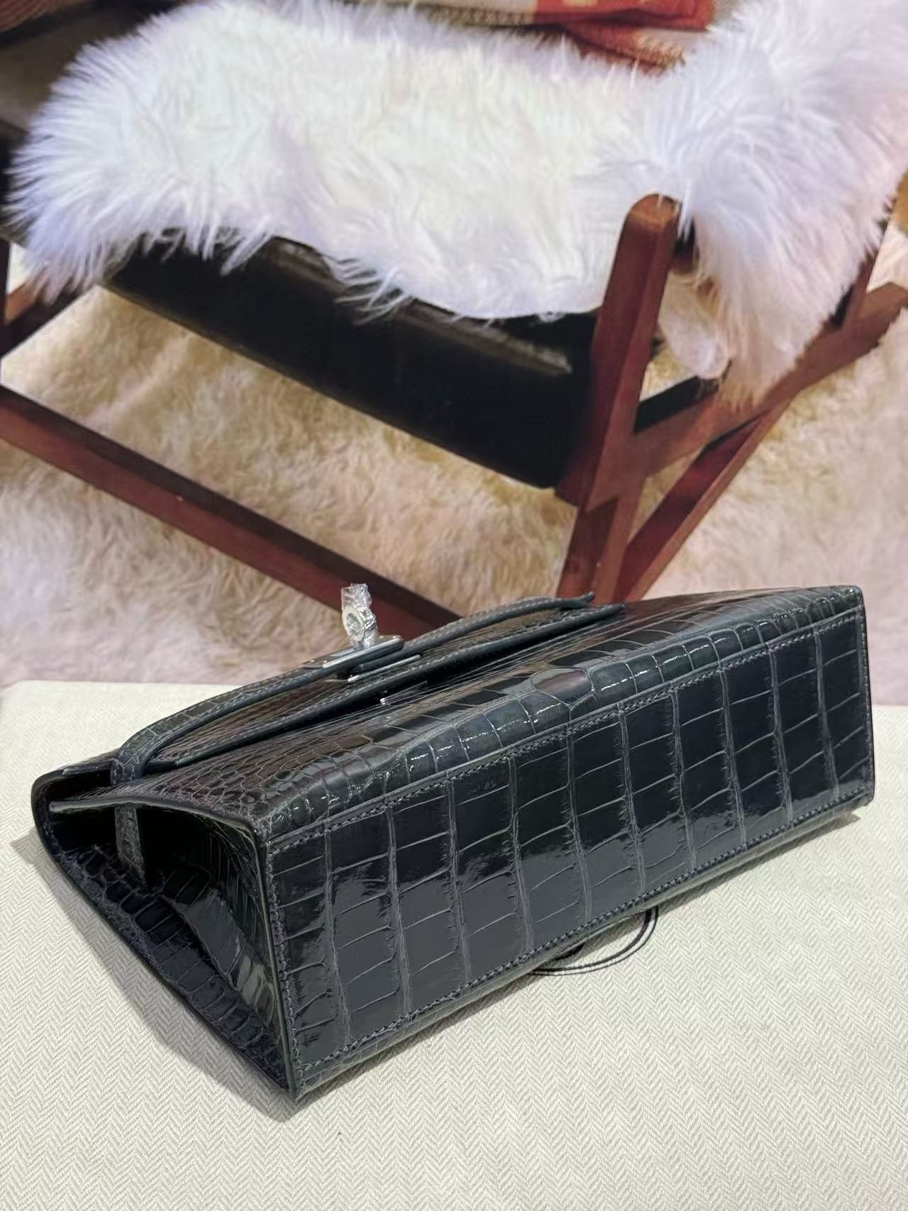 HERMES KELLY MINI 22 IN BLACK AMERICAN ALLIGATOR SILVER BUCKLE