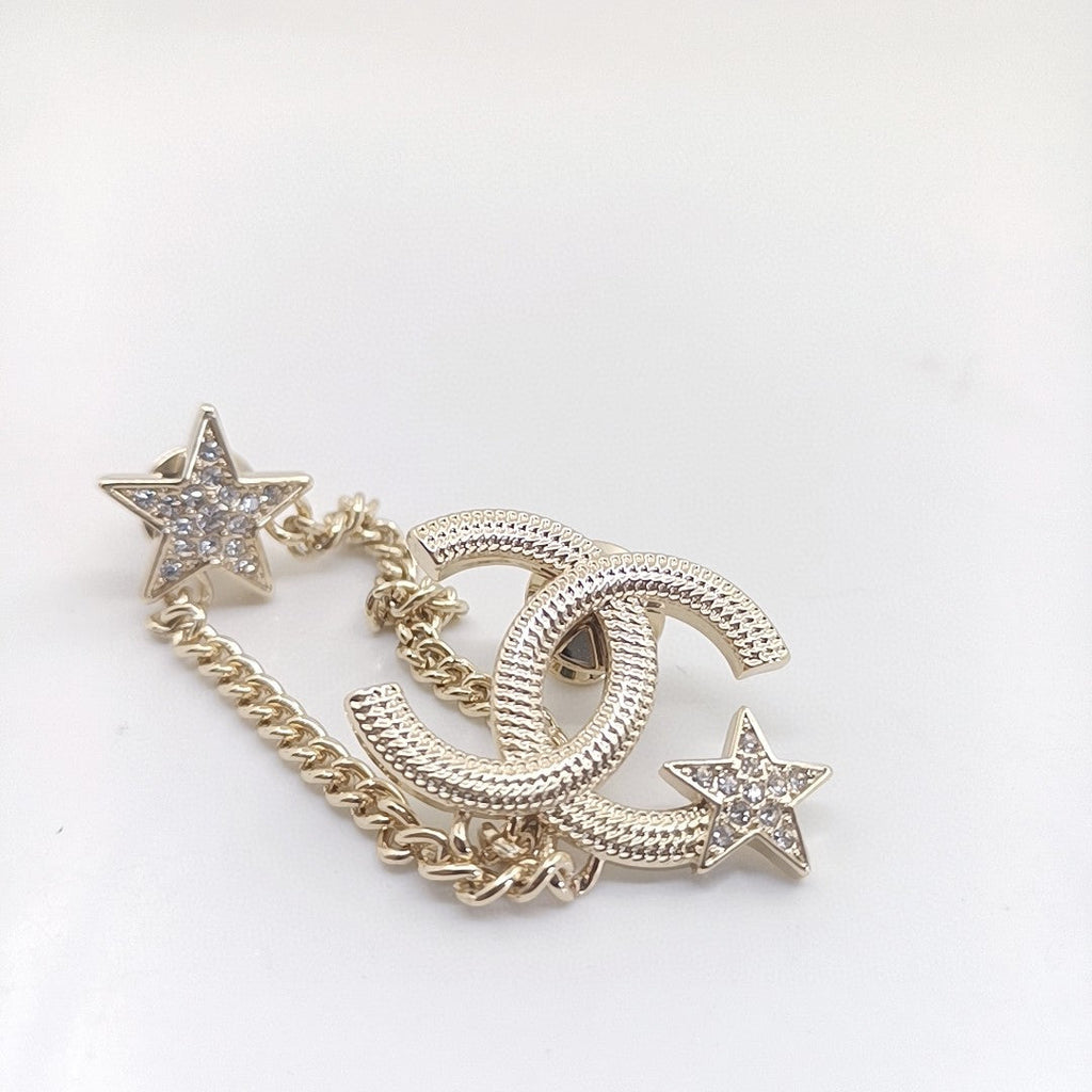 18K  Chanel Heart Star Chain Brooch