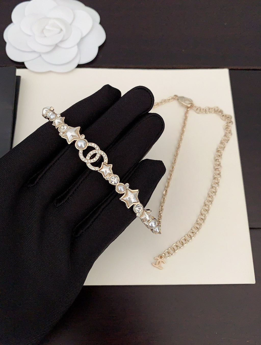 18K  Chanel White Pearl Crystals Necklace