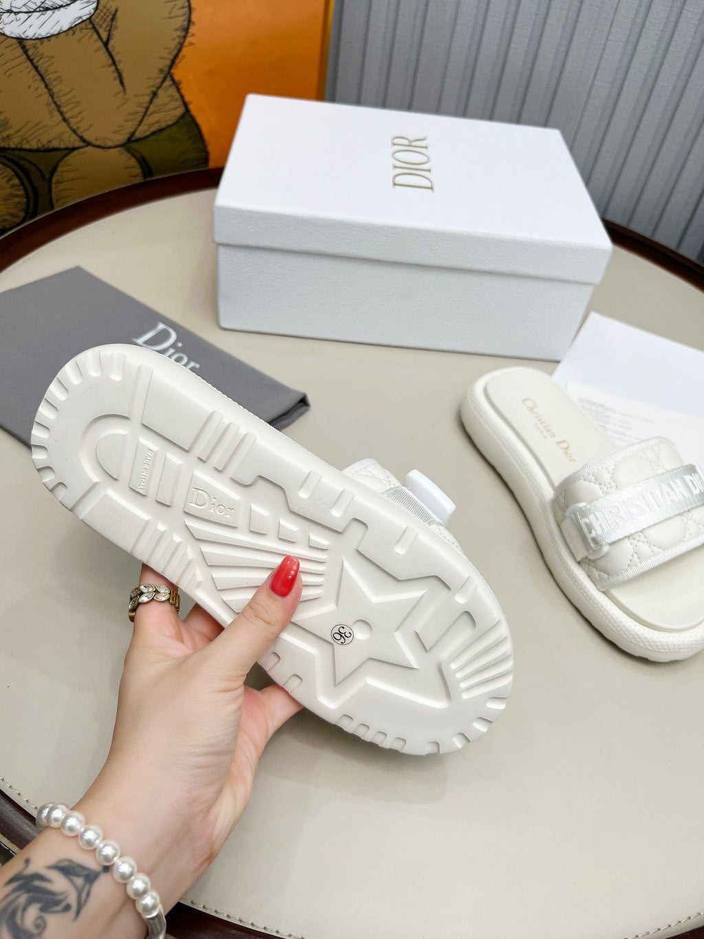 DIOR PLATFORM SLIDES 25S 50MM IN WHITE CALFSKIN AND ELECTRIC FABRIC