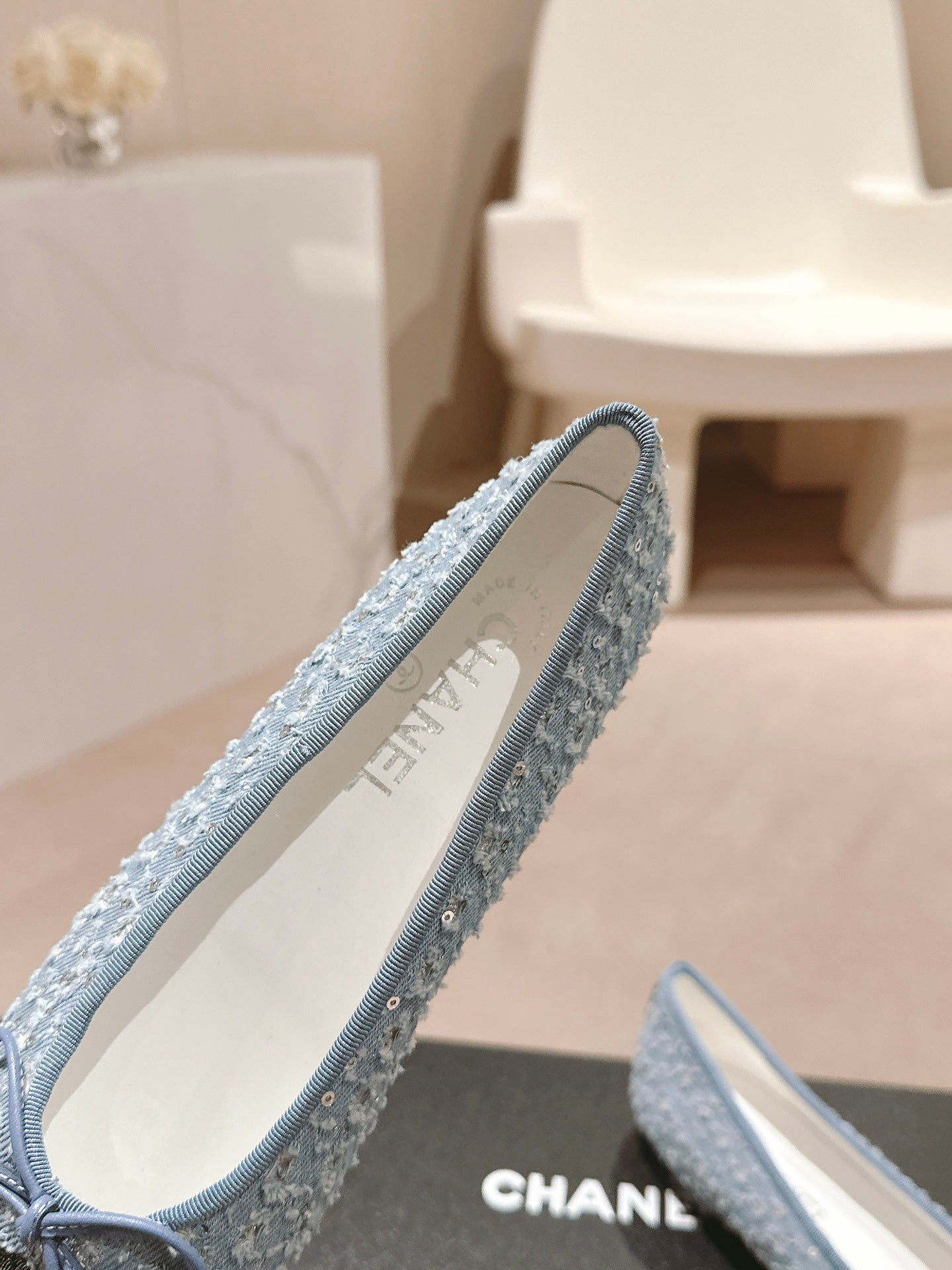 CHANEL BALLET FLATS IN LIGHT BLUE DENIM AND BLACK SATIN