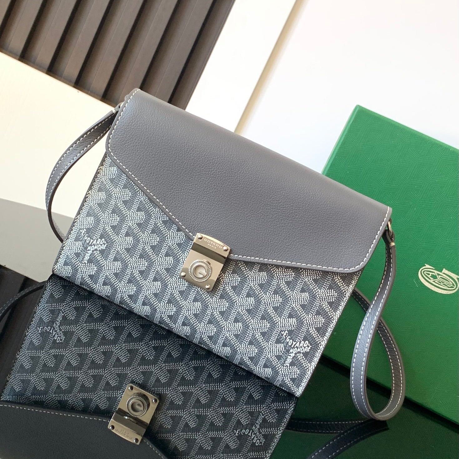 CHYPRE WALLET-POUCH 21 IN GRAY GOYARDINE CANVAS AND CALFSKIN