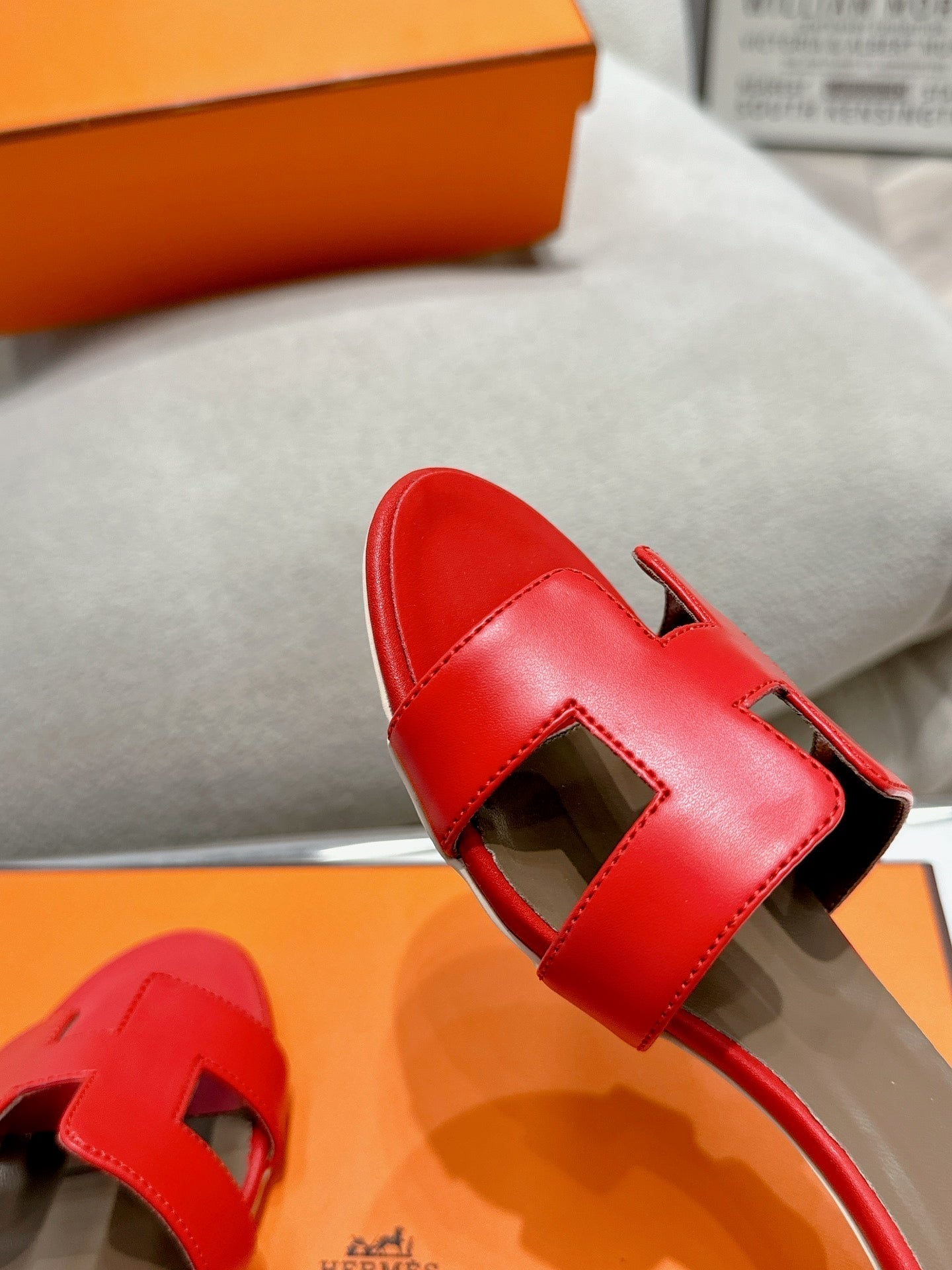 HERMES 0ASIS SANDAL CRIMSON CALFSKIN CLASSIC