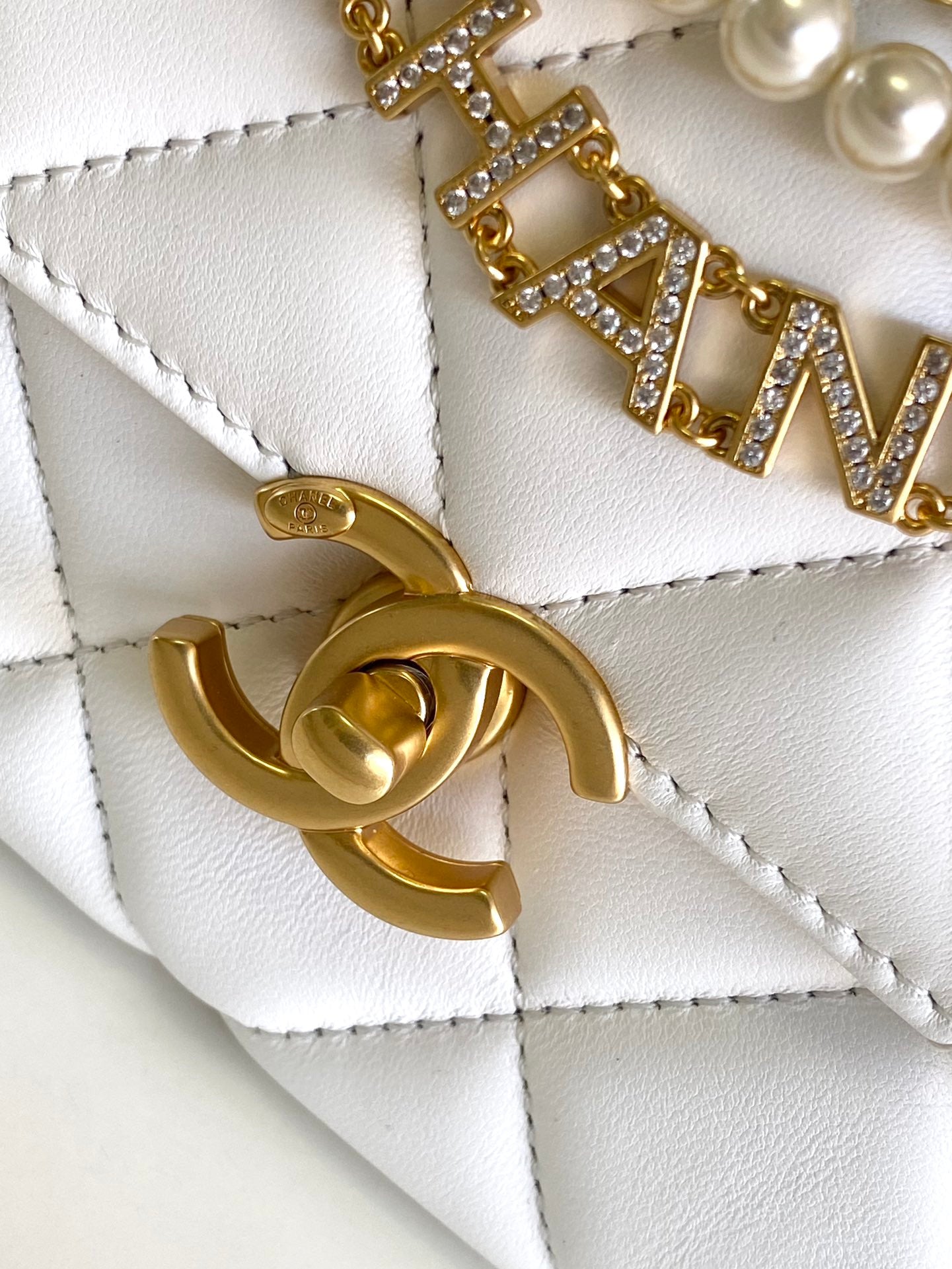CHANEL MINI 20 FLAP BAG IN WHITE LAMBSKIN GOLD HARDWARE