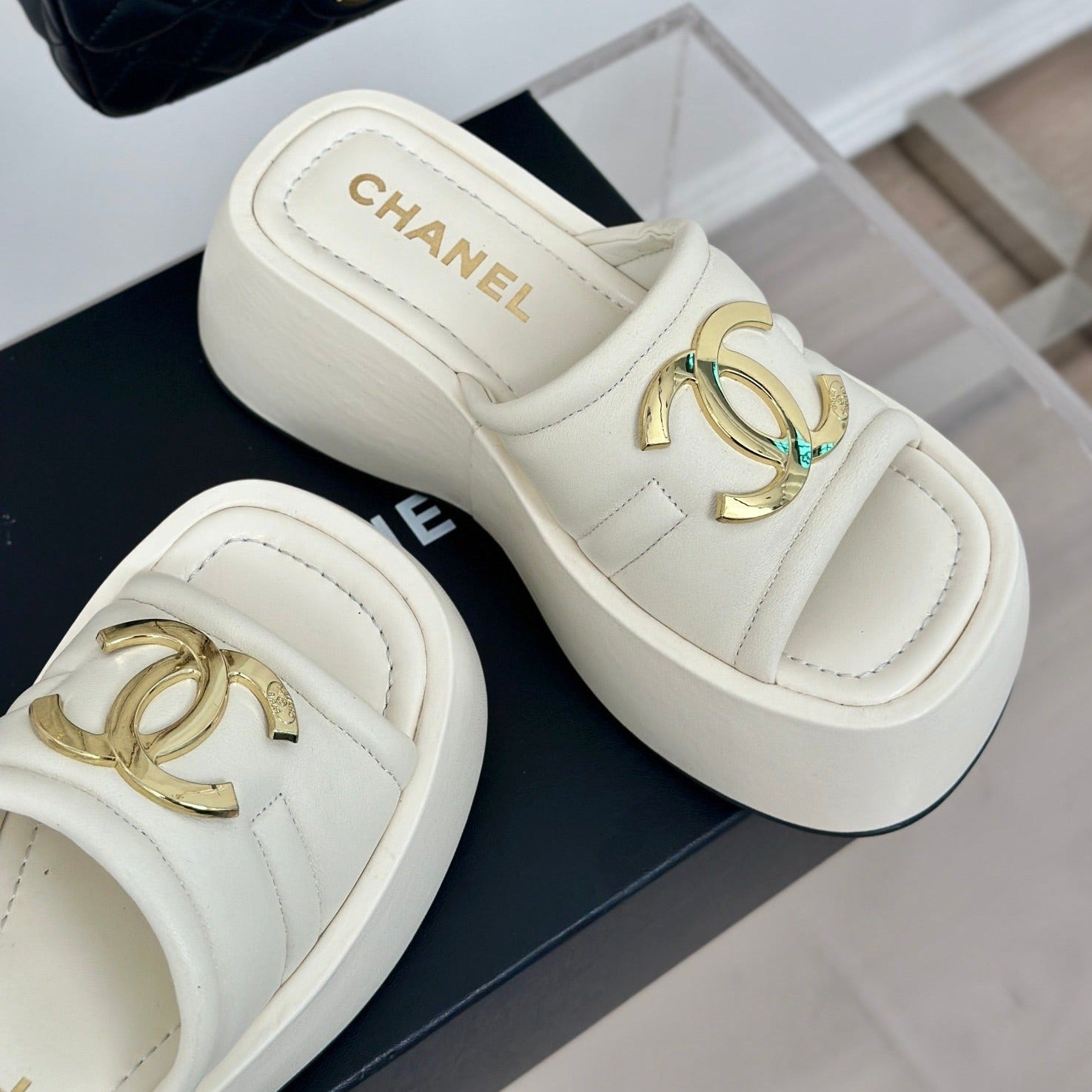 CHANEL Large Double C Platform Slippers White