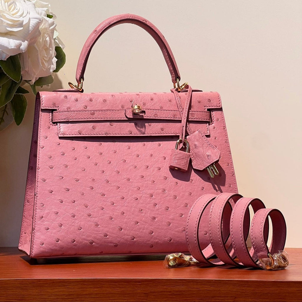 HERMES KELLY SELLIER 25 BAG IN SALMON PINK OSTRICH LEATHER WITH GOLD HARDWARE